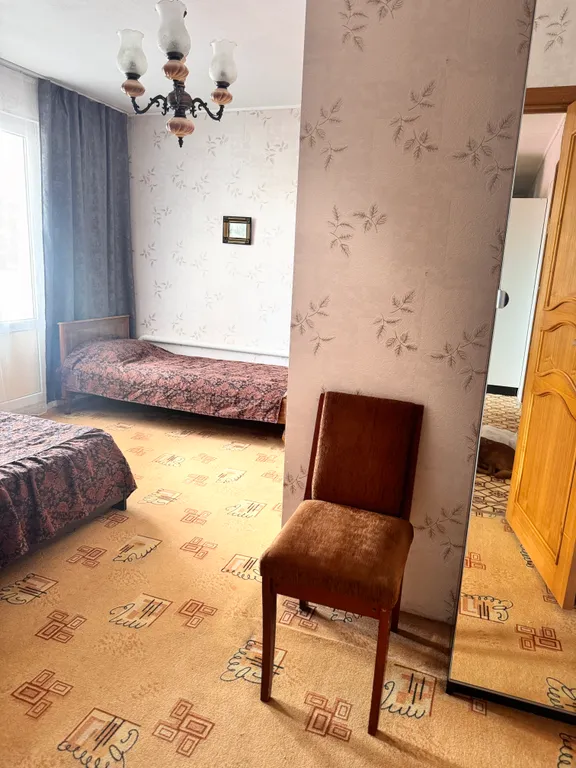 С бассейном рядом с морем