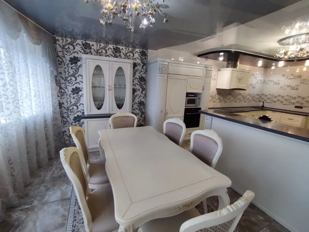 Просторная квартира для большой семьи или компании