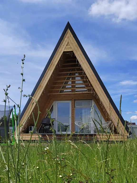 Загородный дом со своей территорией и баней