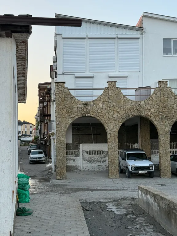 Трёхэтажный Дом в 15 м от моря вмещает до 12 взрослых гостей