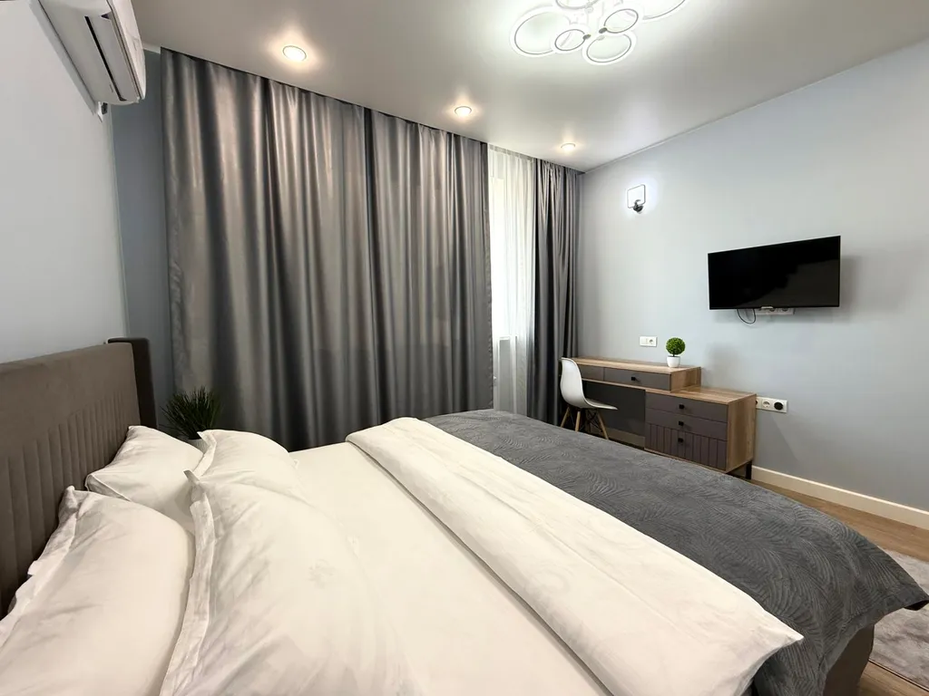 3-х комнатная квартира в ЖК "Раимбек» центр, метро & питьевая вода