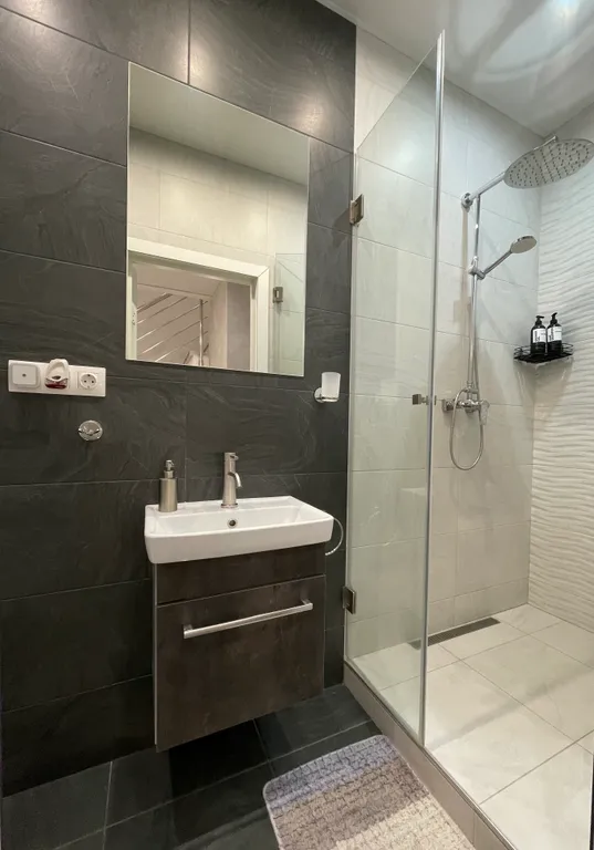 Семейный таунхаус в тихом месте западного побережья