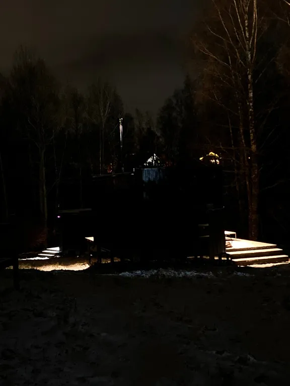 Коттедж Кемпинг на конюшне. Домик с видом на лошадей — Стеклянный