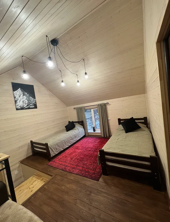 Дом в лесу с видом на горы Барнхаус Барс