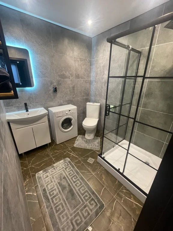 Апартаменты (квартира) в центе абадзехской