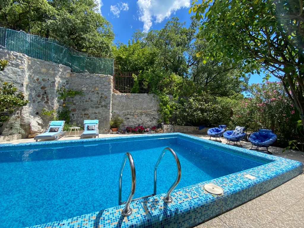 Дом в Гаспре рядом с заповедником возле Солнечной тропы