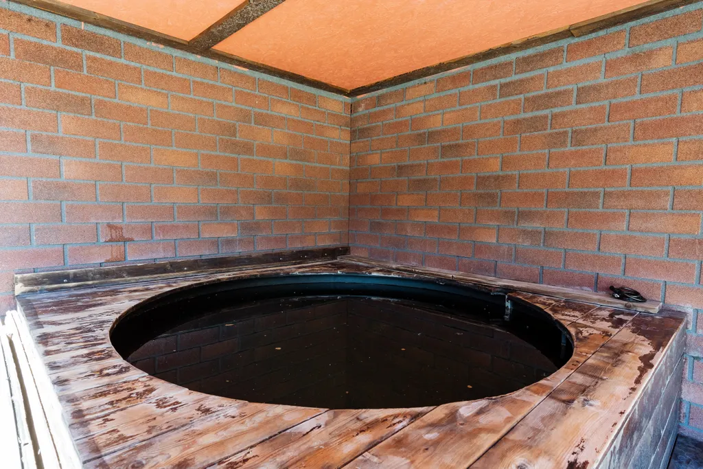 Бунгало на берегу озера в границе леса