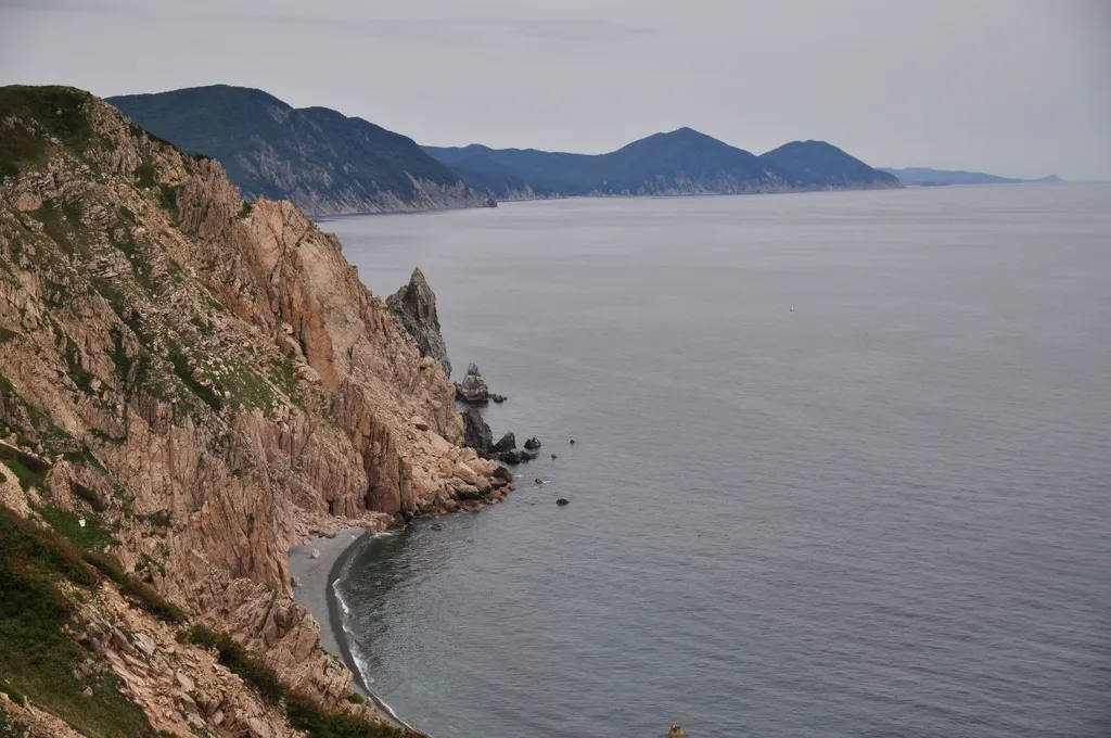 Уютная студия с дизайнерским ремонтом с видом на море и остров Петров