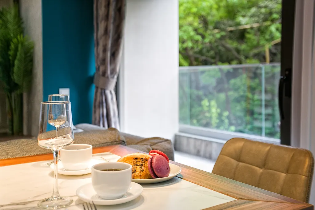 Студия с видом на бесконечную зелень