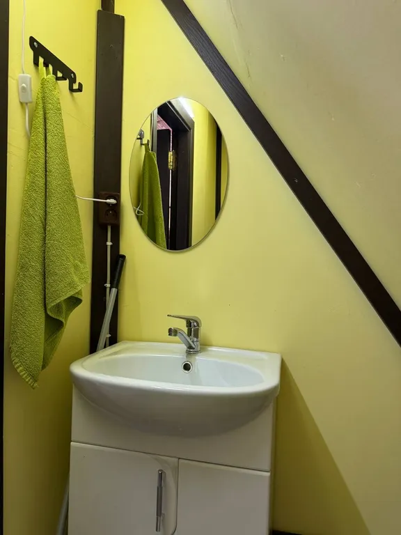 Мансардный этаж в доме на самом берегу Ладоги в сосновом лесу.