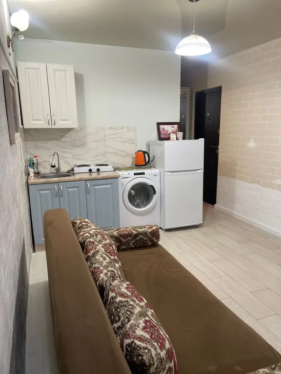 Отдельный домик студия в стиле лофт , со своей кухней и санузлом