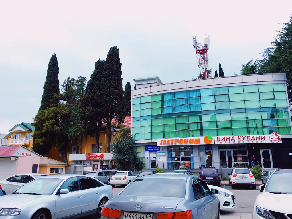 Четырехместная однокомнатная квартира с балконом в центре