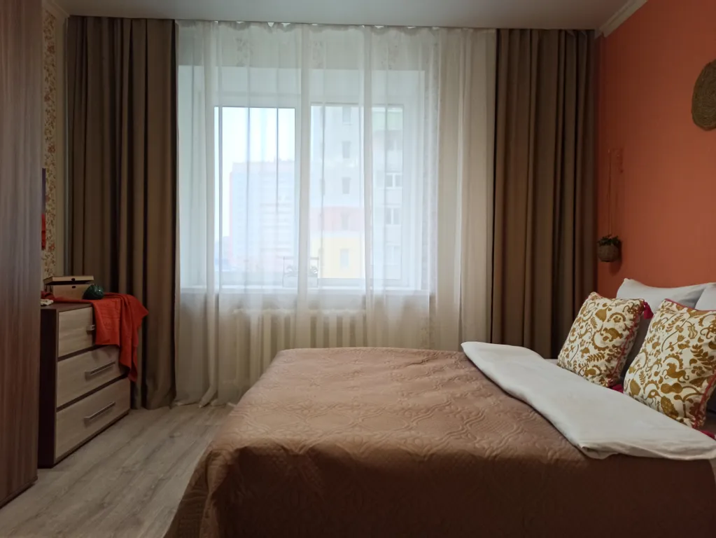 Оливковая, двухкомнатная квартира на Кургане