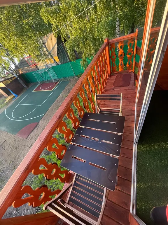 Домик у озера