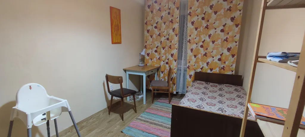 Квартира у горы, с балконом