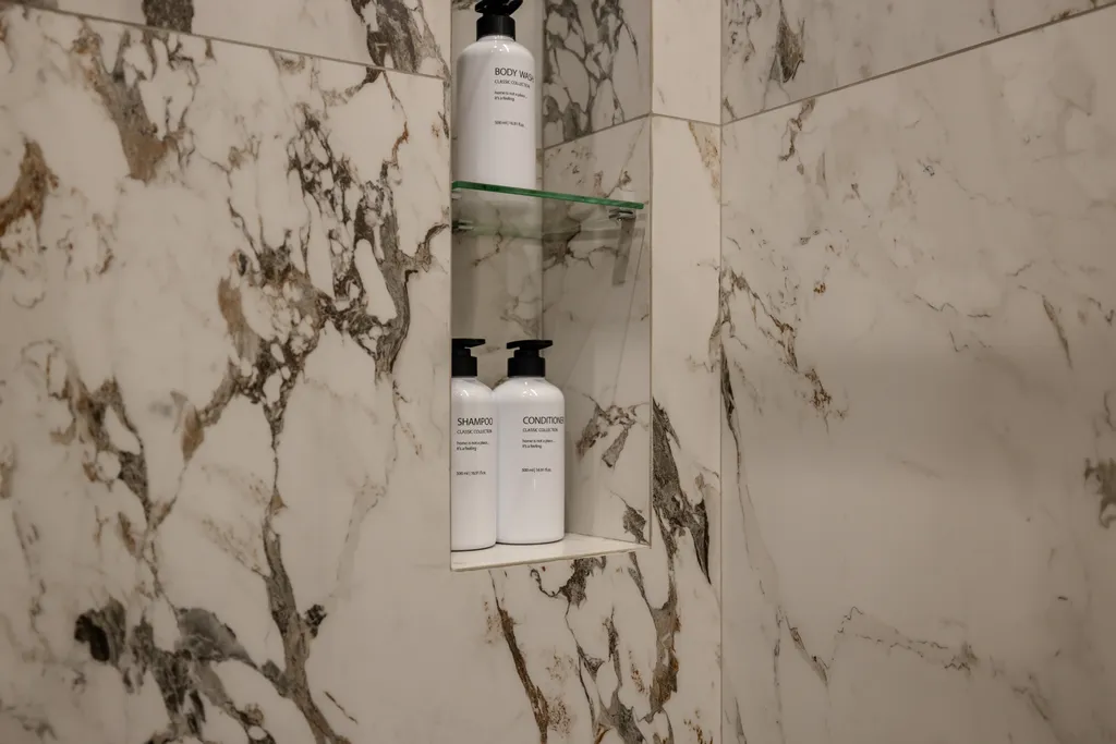 АПАРТАМЕНТЫ ТРЕХКОМНАТНЫЕ 'ФЭМИЛИ СИТИ ФЛЭТПОРТ', для 6 гостей