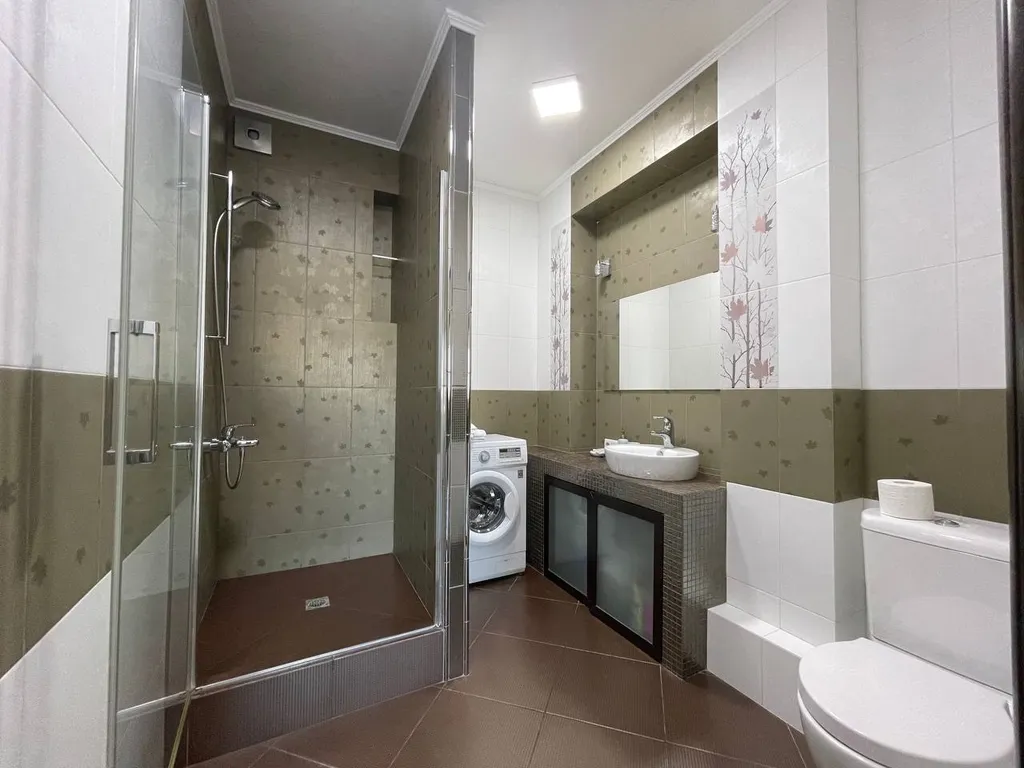 Стильная квартира с камином в центре города