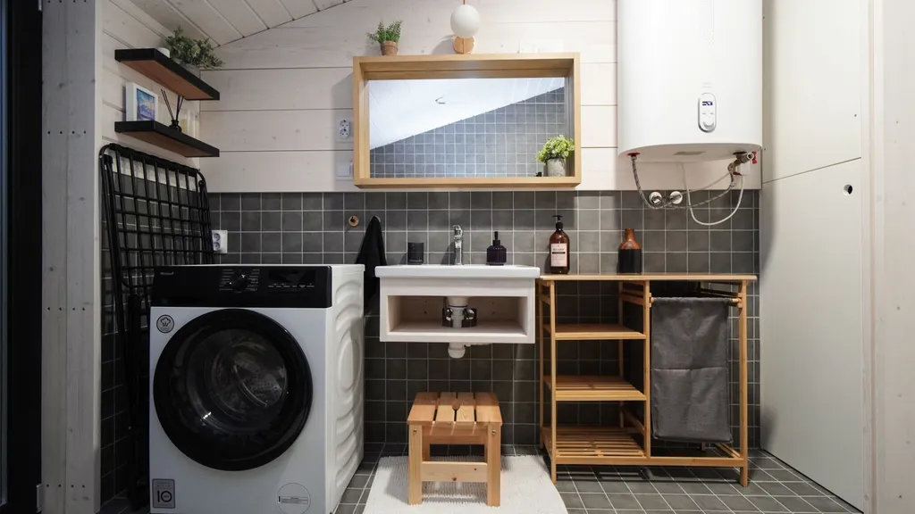 Уютный панорамный дом с баней в лесу