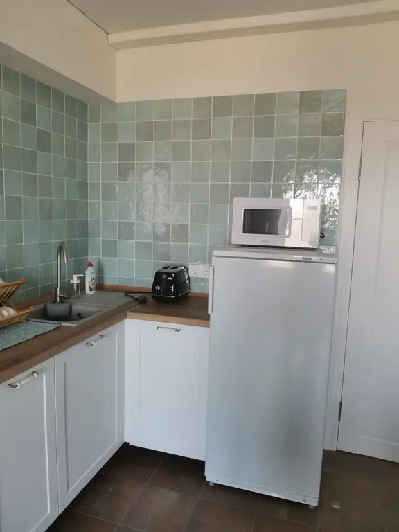 Квартира в греческом стиле с видом на море в центре города