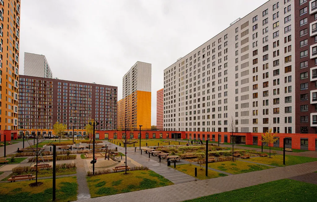 Рядом с метро Саларьево