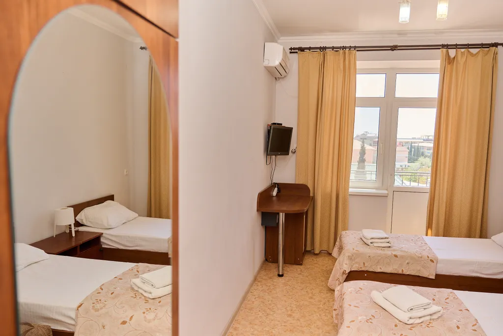 Трёхместный комфорт с балконом