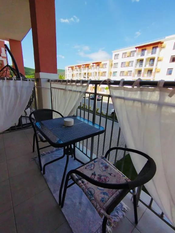 Уютная и стильная студия в горах между озером и морем