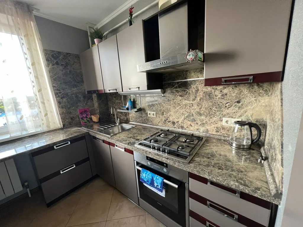 Квартира 4-комнатная Квартира — Геленджик