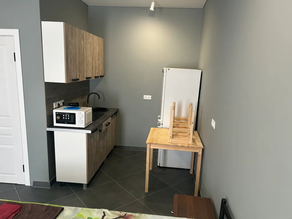 Уютная студия в тихом районе свежий ремонт