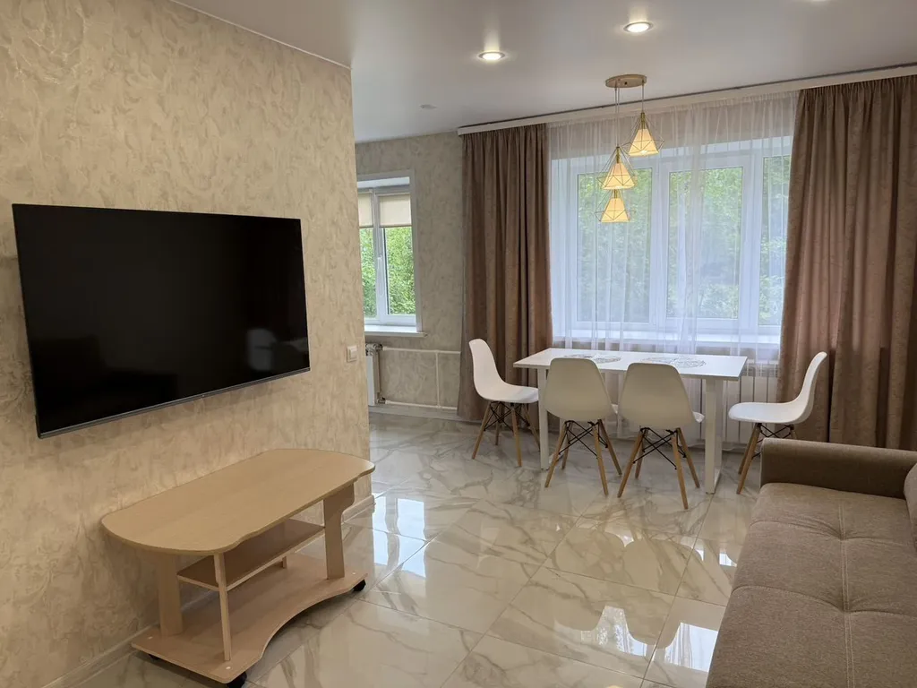 Квартира Проcтoрная квартира для большой cемьи — Великий Новгород