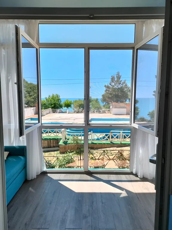 Большой Апартамент у моря в Орловке