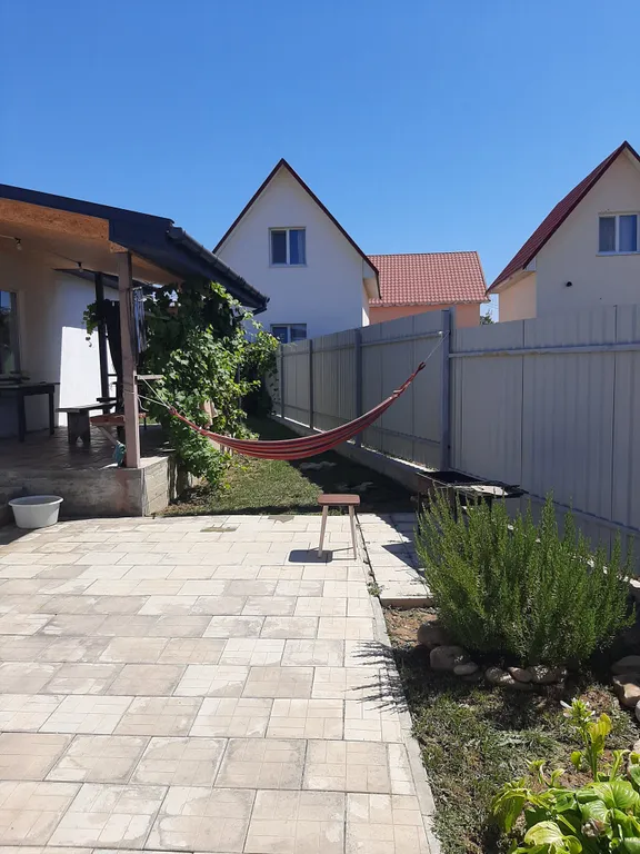 Дом у моря с видом на море