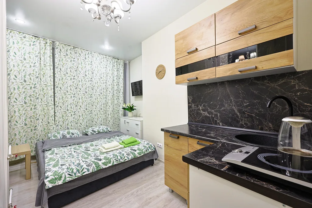 Квартира Уютная студия с панорамным окном — аренда посуточно в Екатеринбург