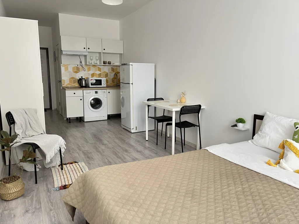 Светлая студия на двоих в ЖК Зеленые аллеи