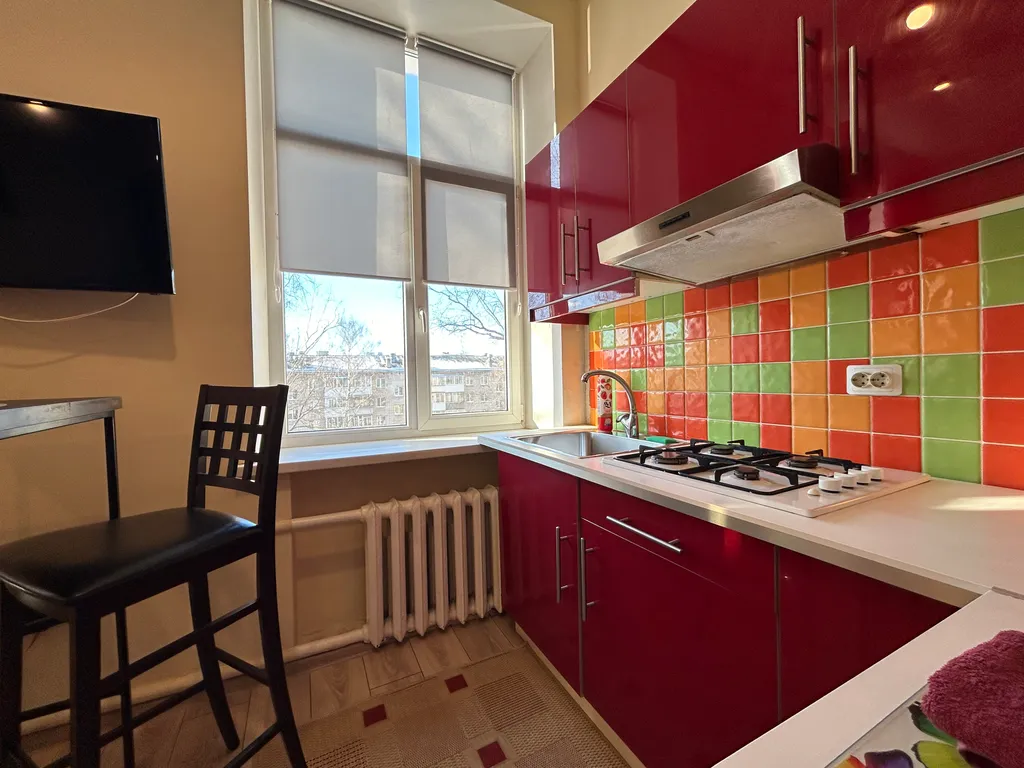 Студия возле кинотеатра Современник