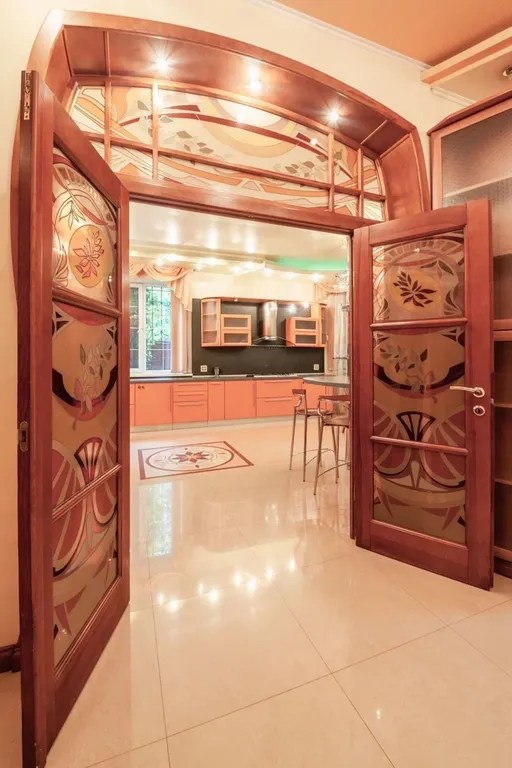 Дом с бассейном и сауной