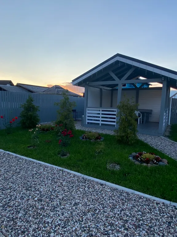 Суздальская дача у реки