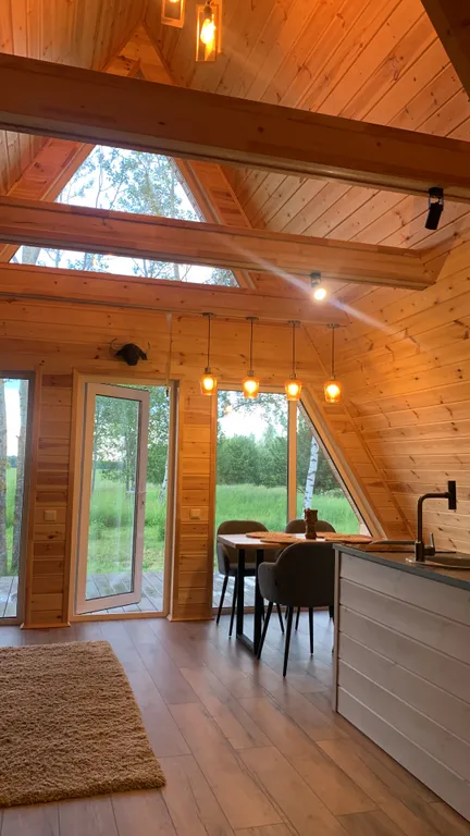 Домик с видом на лес