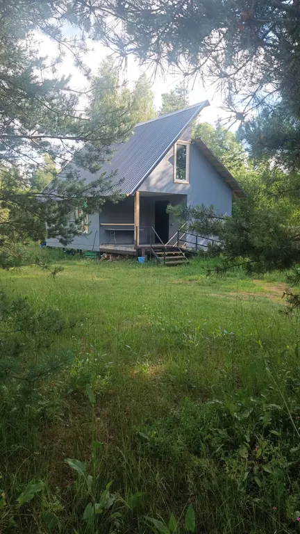 Дом на берегу протоки, ведущей в Вышневолоцкое водохранилище