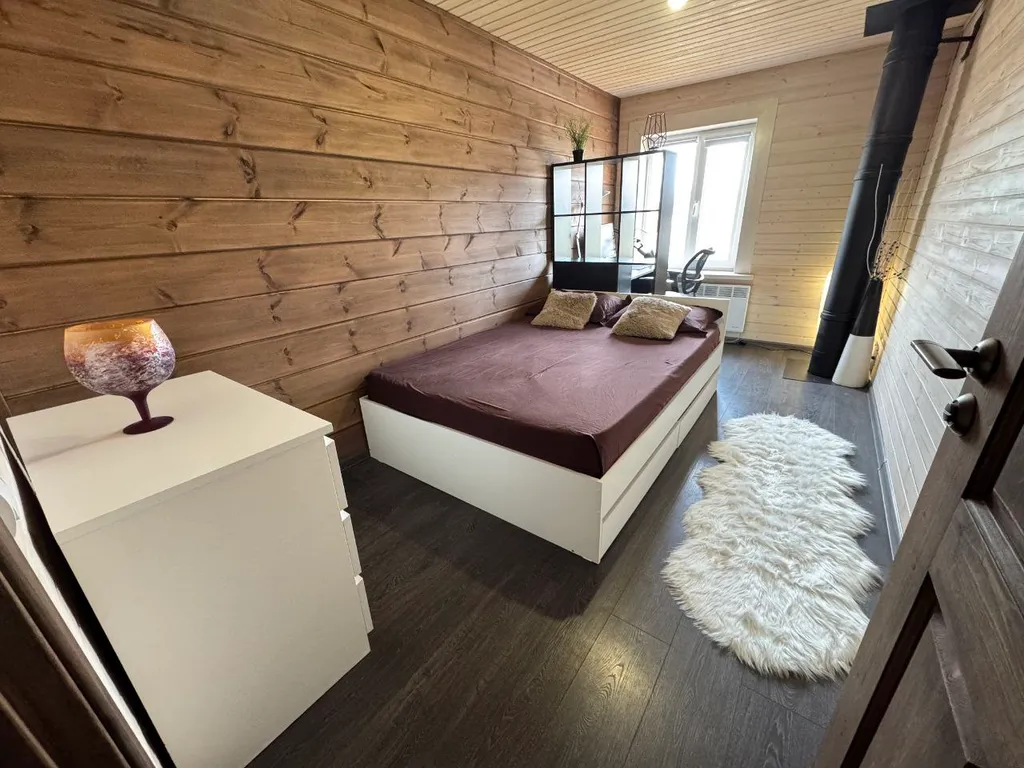 Дом с прудом