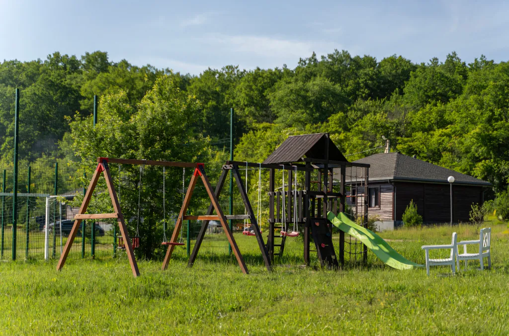 Прекрасная база отдыха в горах "Дубровский клуб"