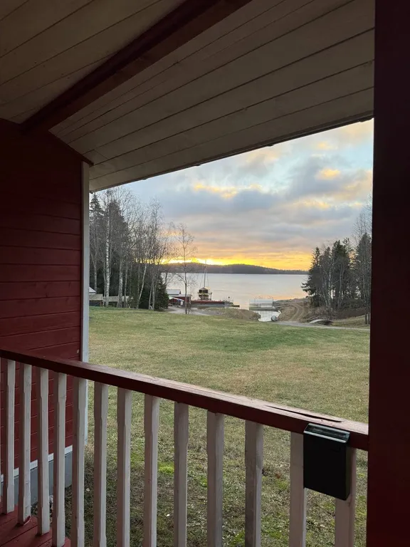 Норвежская деревня с двухспальной кроватью