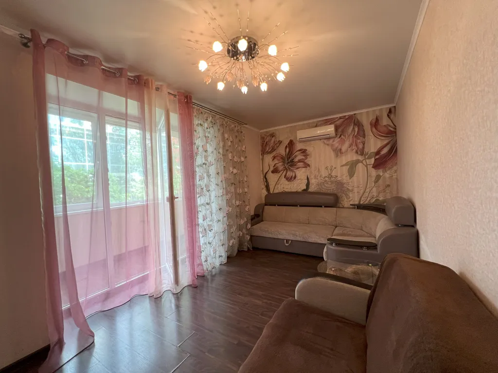 Красивая квартира на набережной