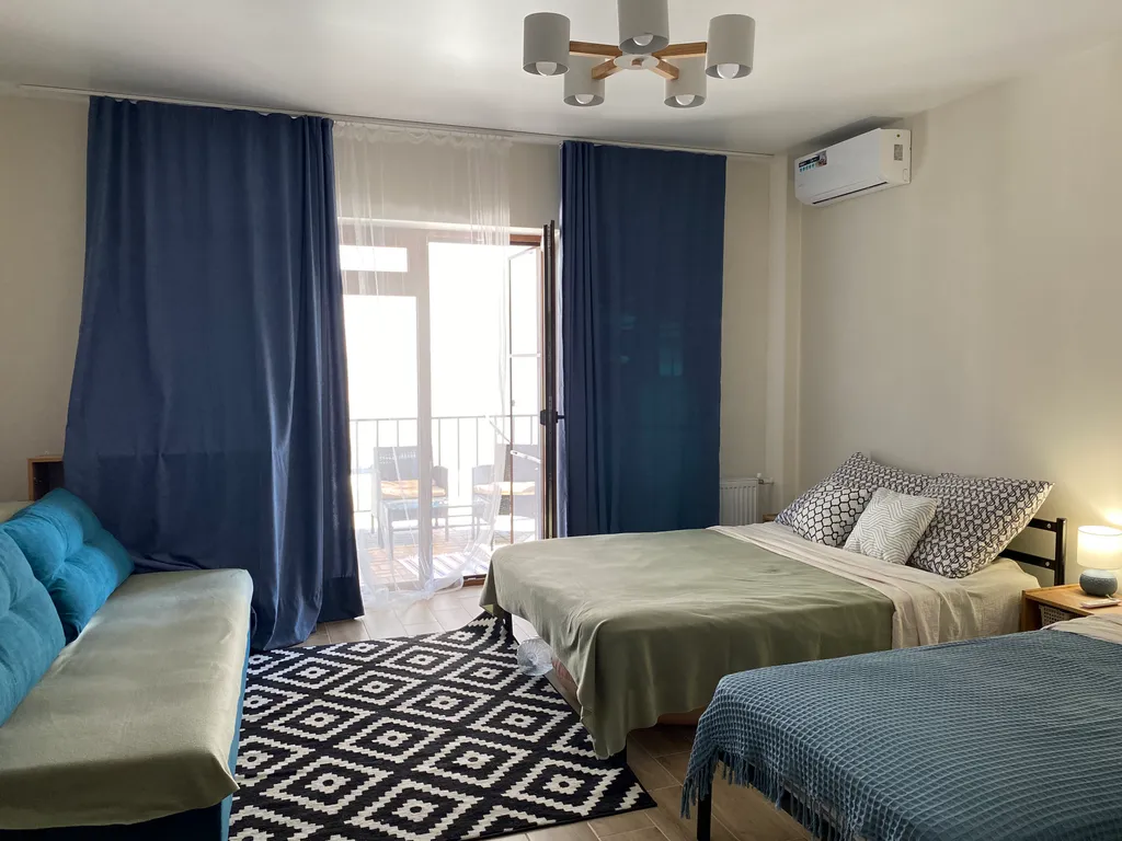 Студия с терасой в трёх минутах от пляжа