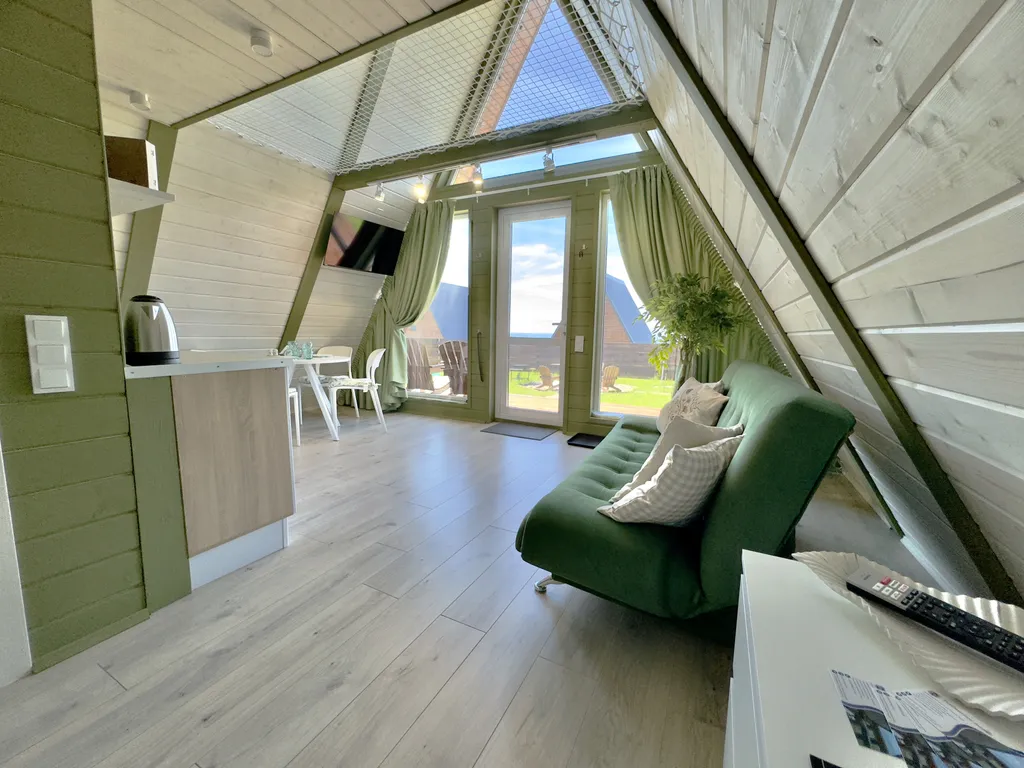 Aframe white, Дом на берегу Рыбинского моря