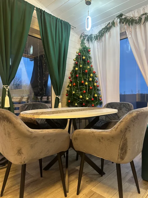 Домик у реки: банный чан, костёр, беседка с мангалом