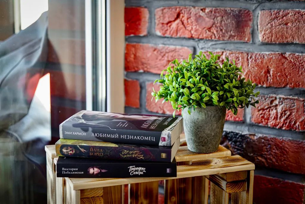 Брутальная студия в стиле лофт, панорамный вид