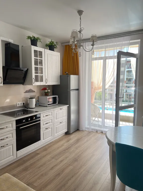 2к квартира с видом на бассейн ЖК «Кипарис»