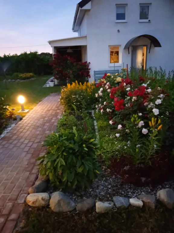 Уютный дом у озера