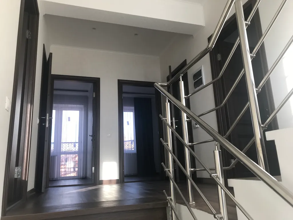 6-комнатный Дом