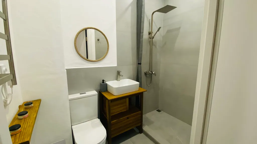 Квартира Комната — Бжид